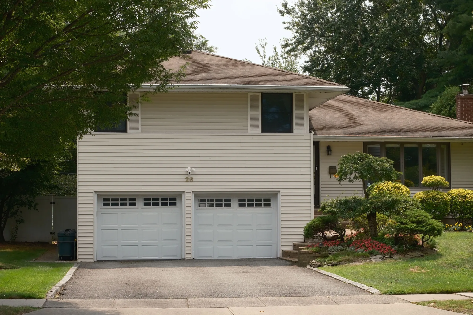 Residential garage door in Mount Prospect